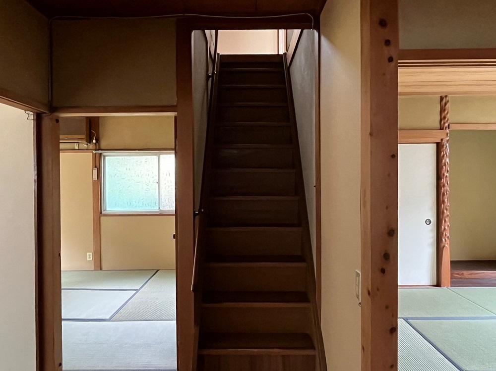 京都市左京区上高野沢淵町の売買物件/階段が中心になった間取