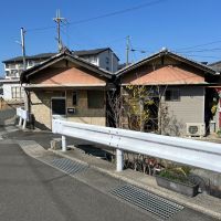 亀岡市大井町並河1丁目13-17、14-7の賃貸物件/左から2軒目が今回募集の区画。視認性も良い方なので店舗向き（13-17）