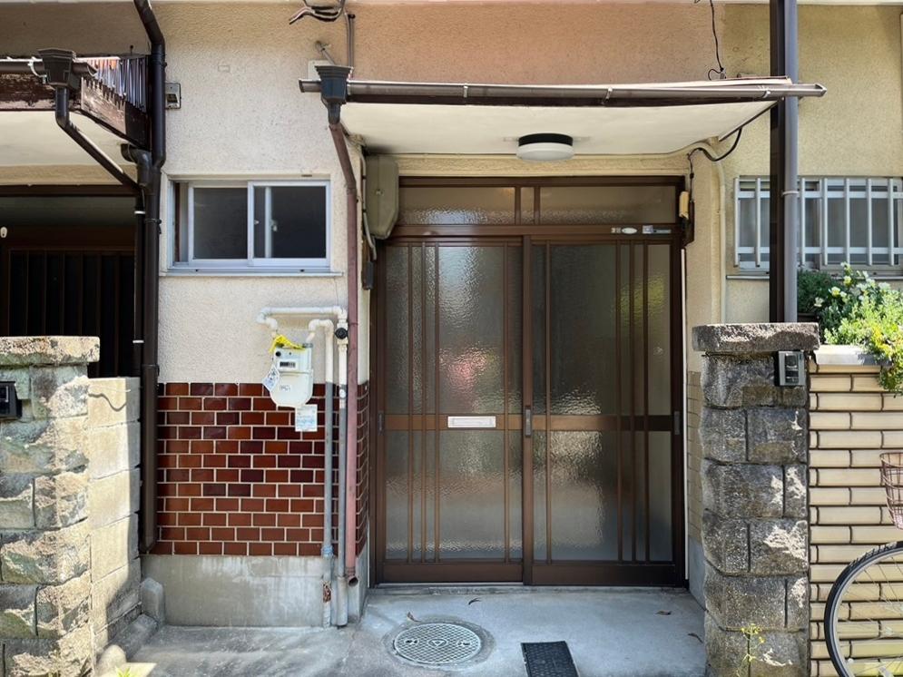 向日市鶏冠井町堀ノ内54-23の賃貸物件/s基地には自転車か原付位なら駐輪できる