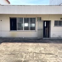 京都市下京区朱雀宝蔵町の賃貸物件/雨天での使用は防水のシェードなどがあると更に選択肢が増えそう。