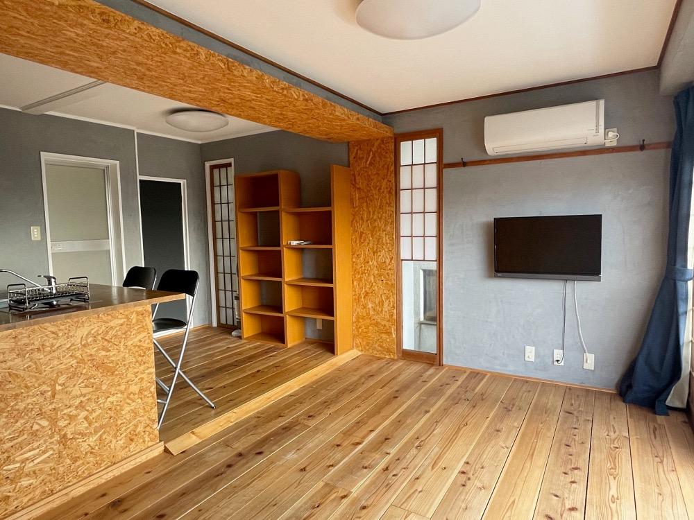 京都市左京区修学院大林町13-1 の賃貸物件/テレビや収納棚は備え付けられています（※写真は前回募集時のもの）