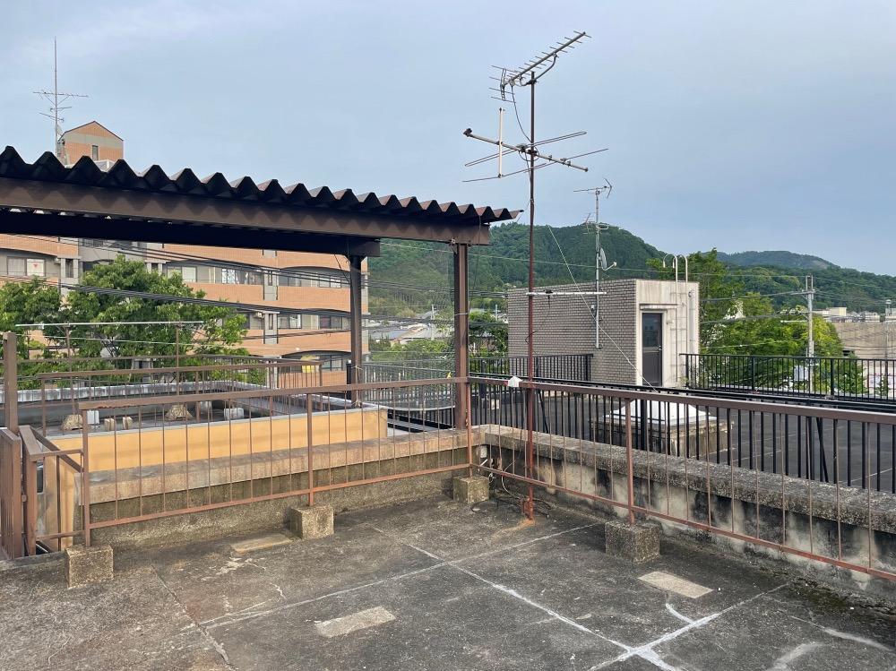 京都市左京区修学院大林町13-1 の賃貸物件/東側はこの山の近さ（※写真は前回募集時のもの）