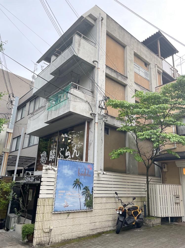 京都市左京区修学院大林町13-1 の賃貸物件/クラシックな外観。1階にはbarとカフェ、2階は事務所になってます。（※写真は前回募集時のもの）