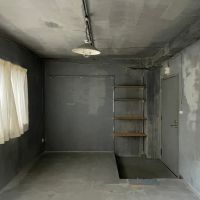 京都市下京区朱雀宝蔵町73-1の賃貸物件/このモルタル感と色のムラがいい味出してます。
This mortar feeling and uneven coloring give it a nice flavor.