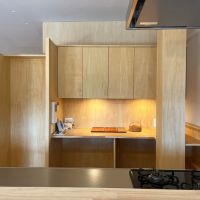 京都市下京区下材木町の賃貸物件/キッチン背面には最低限のカップボード