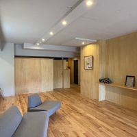 京都市下京区下材木町の賃貸物件/右手にあるのはAVボードとして