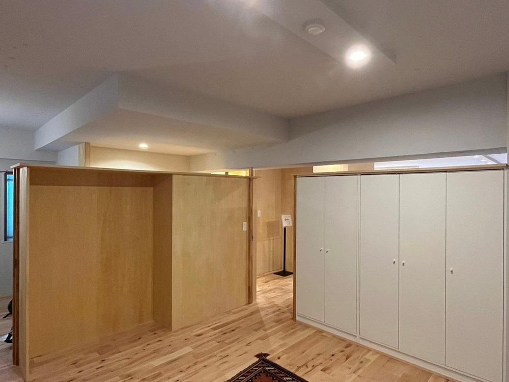 京都市下京区下材木町の賃貸物件/上部で空間が繋がり明りと風が行き来する