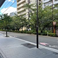 京都市下京区下材木町の賃貸物件/エントランス前には高瀬川