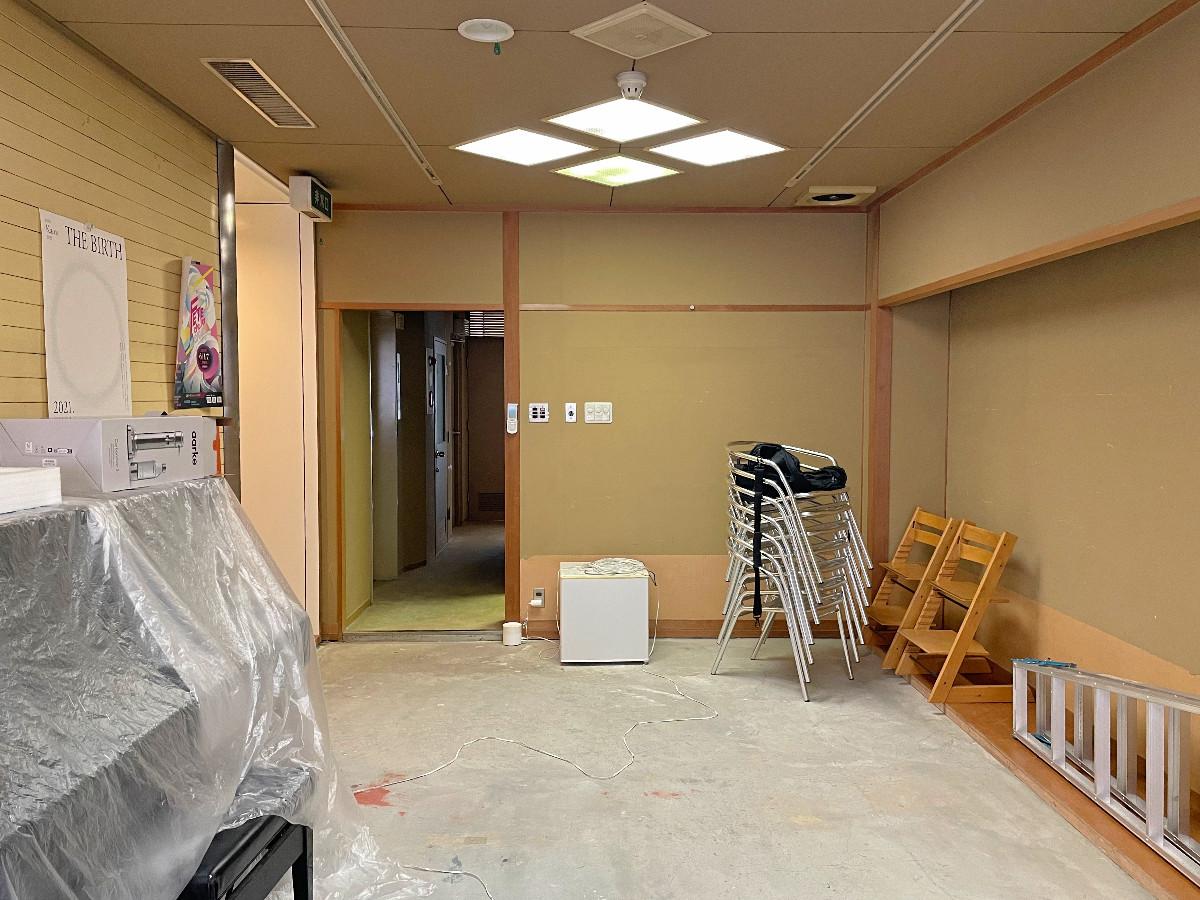 京都市下京区松原通新町東入中野之町187の賃貸物件/内観全景事務所南をみる。左手が入口、奥が商談スペースとストックルーム、給湯室と続きます