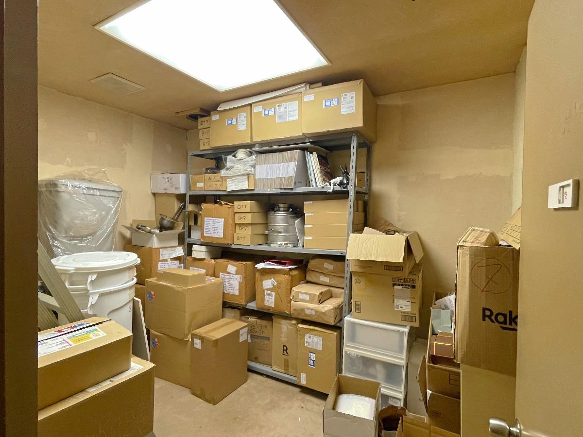 京都市下京区松原通新町東入中野之町187の賃貸物件/北商談室をみる。ここは下地のままの空間です。好きに改装可。（荷物は全て無くなります）