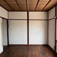 京都市北区紫野大徳寺町の賃貸物件/2階南側｜左手に少し収納あり〼