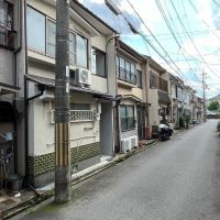 京都市北区紫野大徳寺町の賃貸物件/同様の住宅がずらりと並ぶ