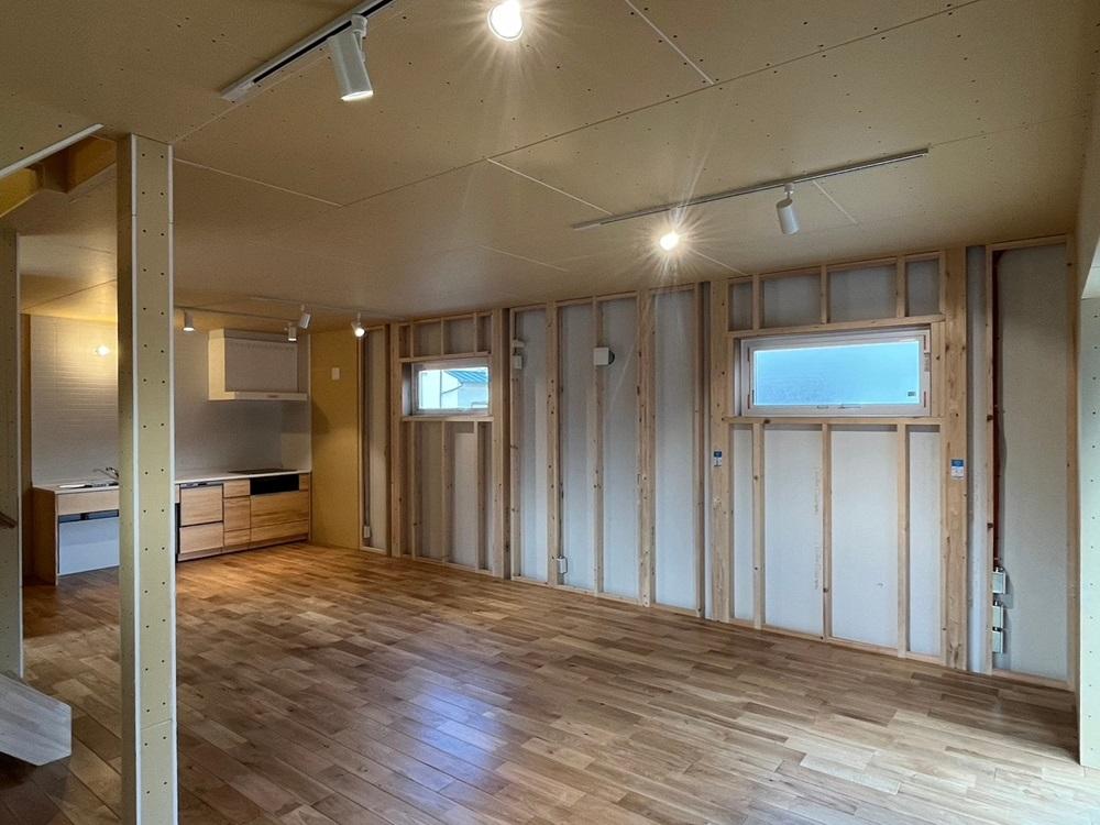 京都市左京区静市市原町205の売買物件/1階｜外断熱工法なので、もしご希望なら壁面はこのままでも可