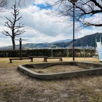 京都市右京区梅津大縄場町の賃貸物件/敷地内にある小さな公園