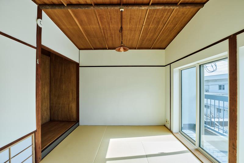  大山崎町円明寺脇山の売買物件/船底天井の和室は、琉球畳に入れ替えすっきりと。
