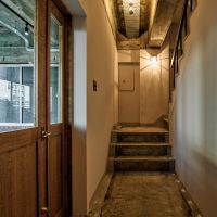 京都市中京区鉾田町の賃貸物件/共用部と入口はこのような形です