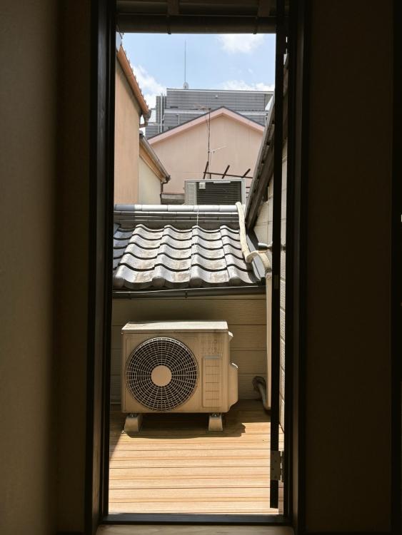京都市下京区猪熊通三哲下る上夷町の賃貸物件/バルコニーには南からしっかりと陽が届く