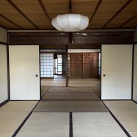 京都市北区紫野南舟岡町の賃貸物件/1階東側から西方向｜特に事業用であれば襖を取り外して大きく使ってもよさそうです