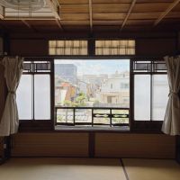 京都市北区紫野南舟岡町の賃貸物件/2階西側｜東側の窓も開けると気持ち良い風が入ってきました。