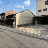 京都市上京区元誓願寺通大宮西入元妙蓮寺町の賃貸物件/前面道路は4～5mで、少しゆったりめ