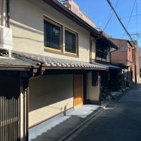 京都市左京区二条通川端東入二丁目杉本町の売買物件/通りの先に見えるのが二条通（50mほど）
