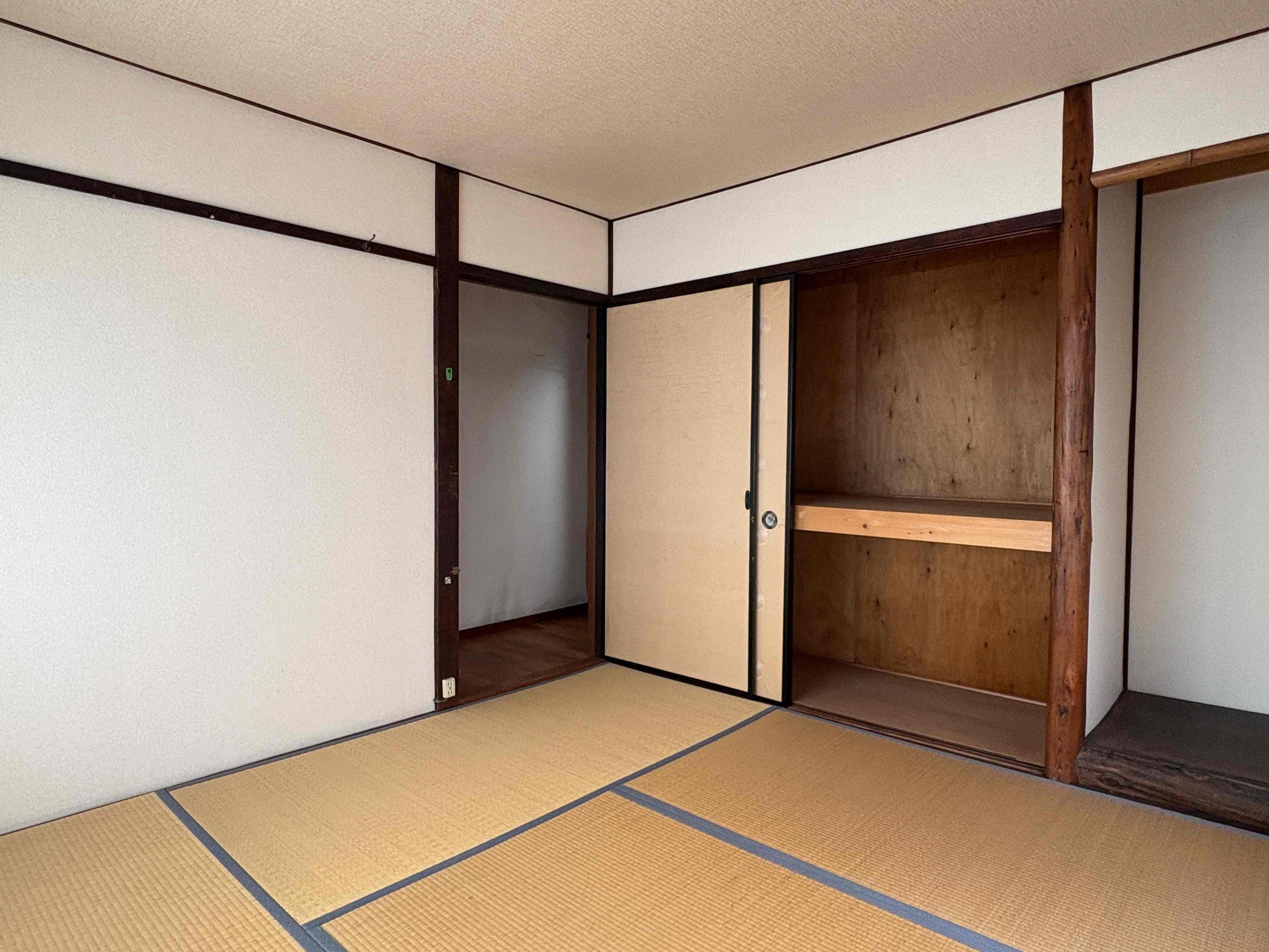 京都市東山区門脇町の賃貸物件/2階にも押入があるので、1人暮らしであれば問題無さそう。