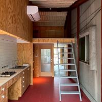 京都市右京区嵯峨中通町13-36の賃貸物件/【208※成約済】右の壁面は元外壁だそう。正面左奥に広めのサニタリースペース。