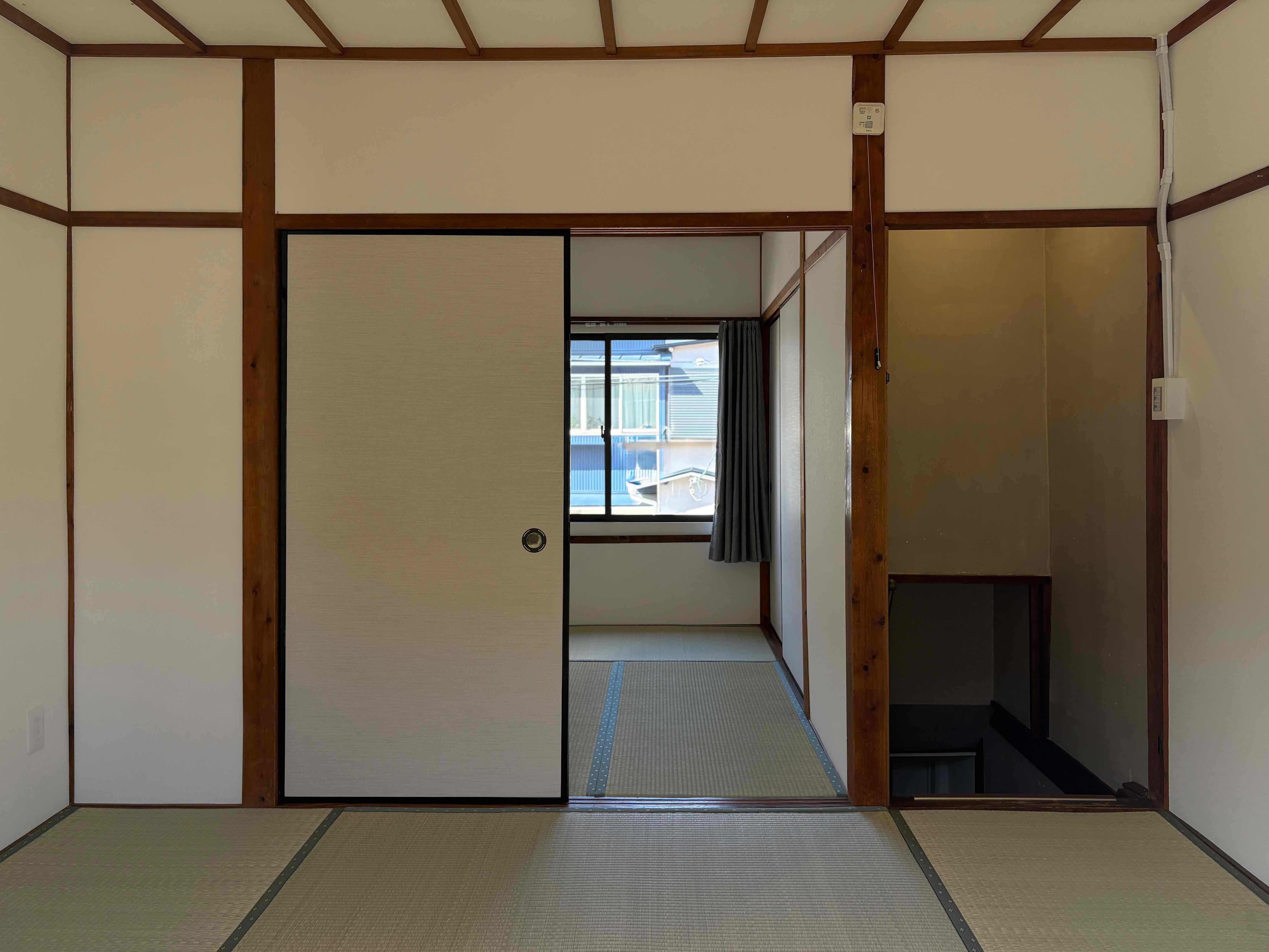 京都市西京区嵐山朝月町の賃貸物件/階段の位置と2階全体の配置はこんな感じ。