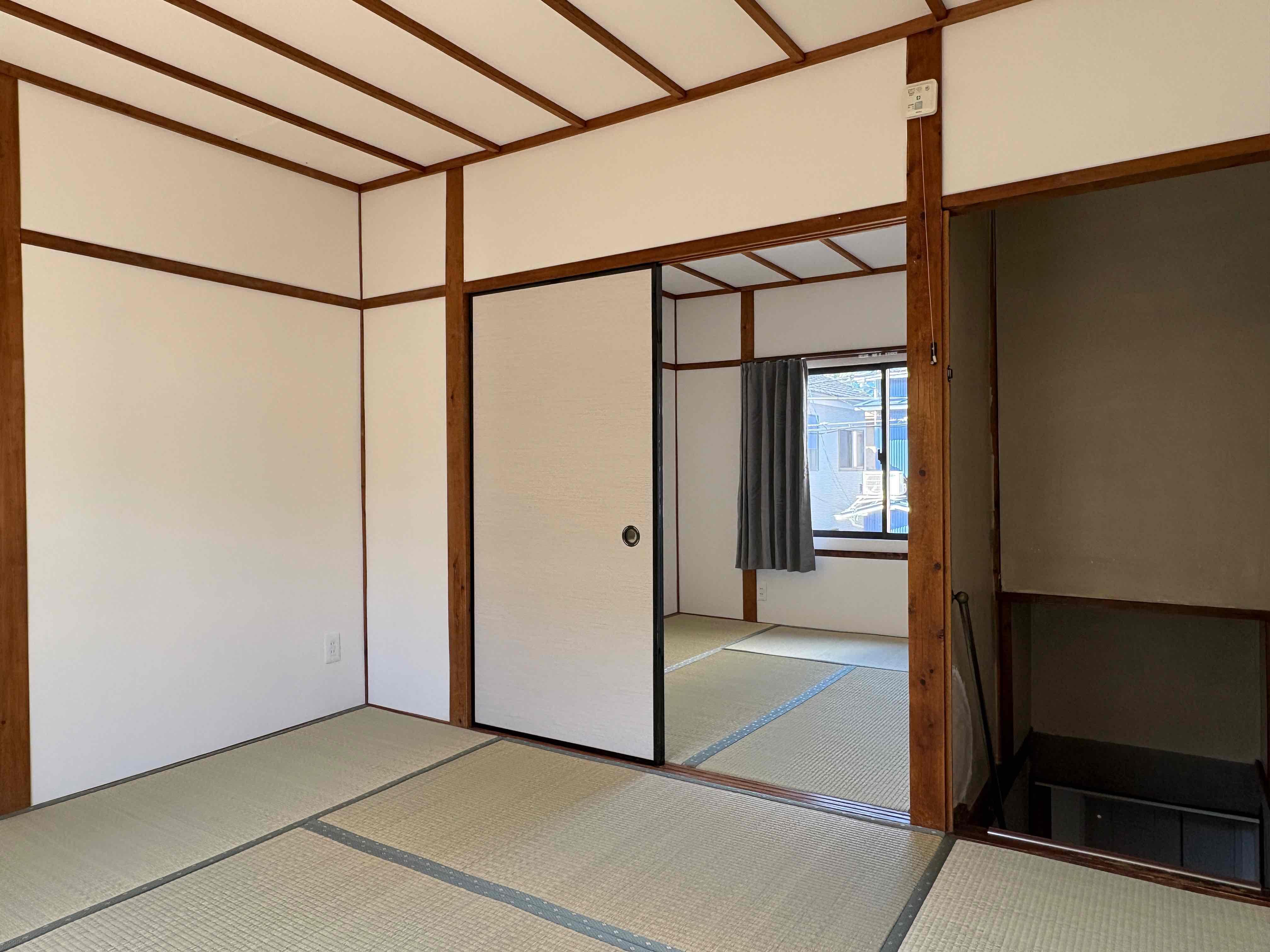 京都市西京区嵐山朝月町の賃貸物件/エアコンは東側にのみ設置されているので、襖は取っ払って広々使っても良いかも