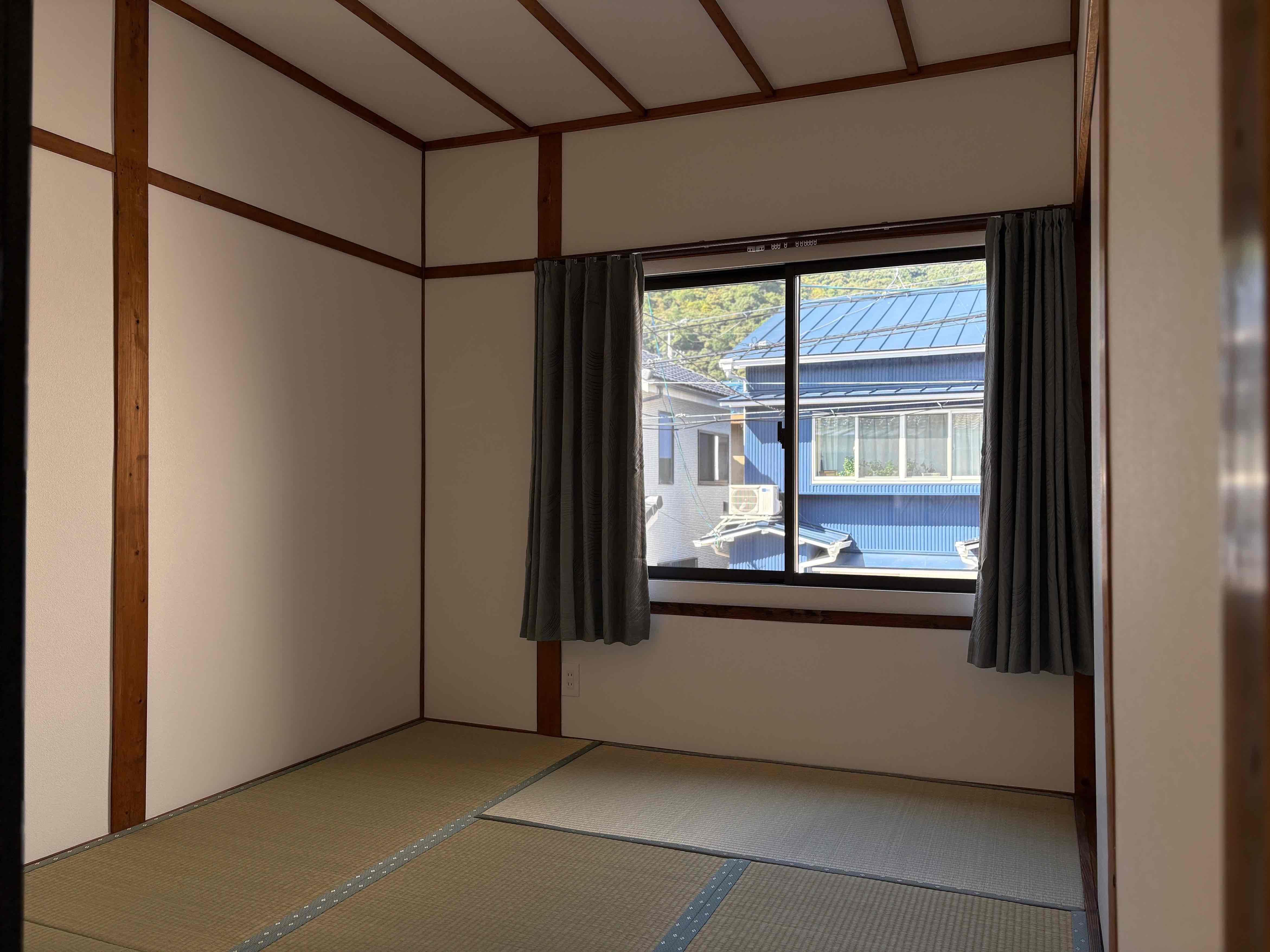 京都市西京区嵐山朝月町の賃貸物件/2階西側｜4.5帖とコンパクトですが落ち着くサイズ感