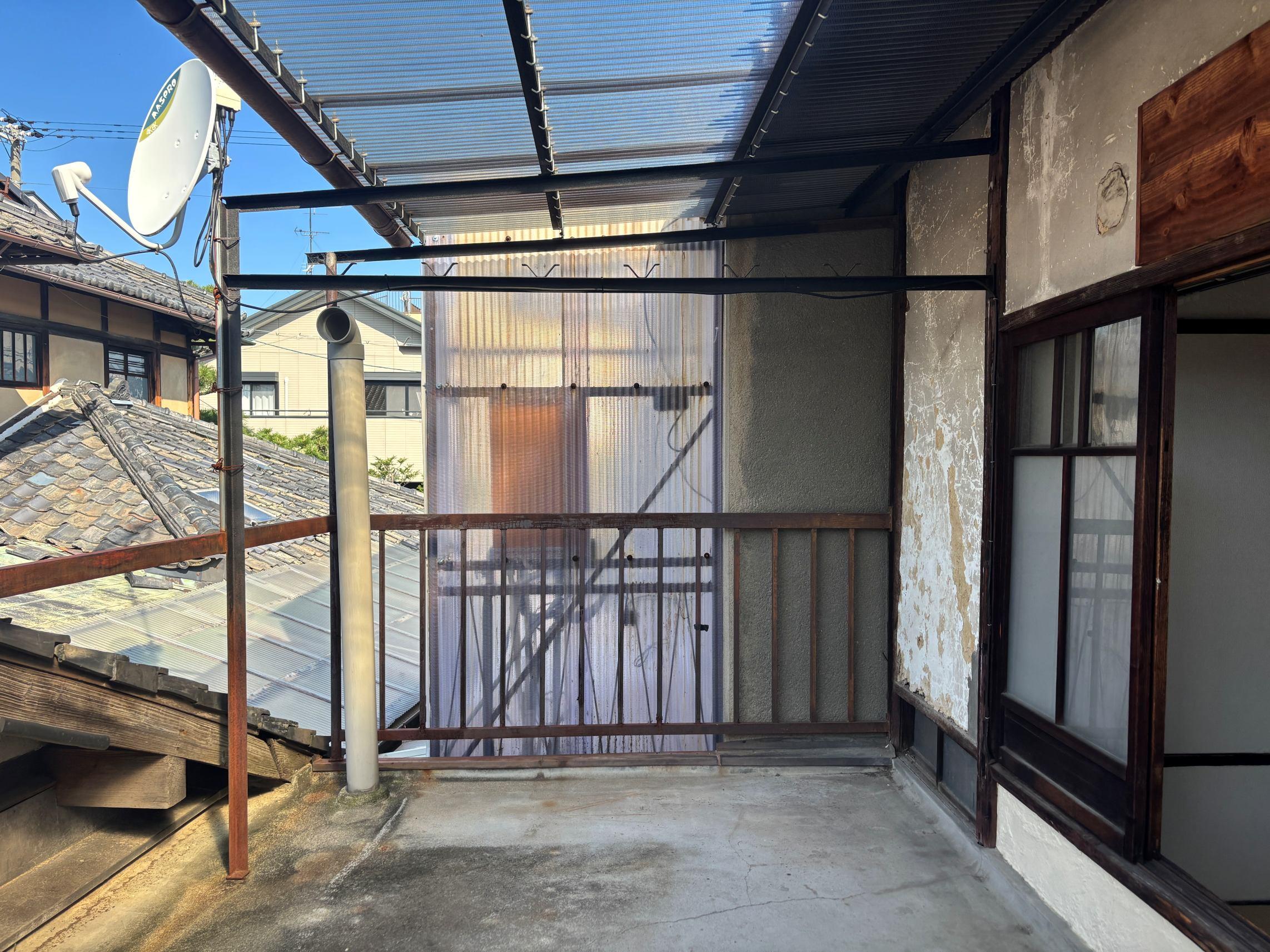 京都市北区紫竹西桃ノ本町の賃貸物件/少し奥行きがあるので、折りたたみ椅子でもおいて、コーヒータイムどうですか？