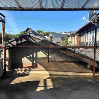 京都市北区紫竹西桃ノ本町の賃貸物件/隣家の屋根が目の前にこんにちは。周囲の視線は気にしなくて良さそう