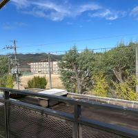 京都市北区紫竹上長目町25-1の売買物件/北側の加茂川中学校方面。校舎の向こうに船形が見える