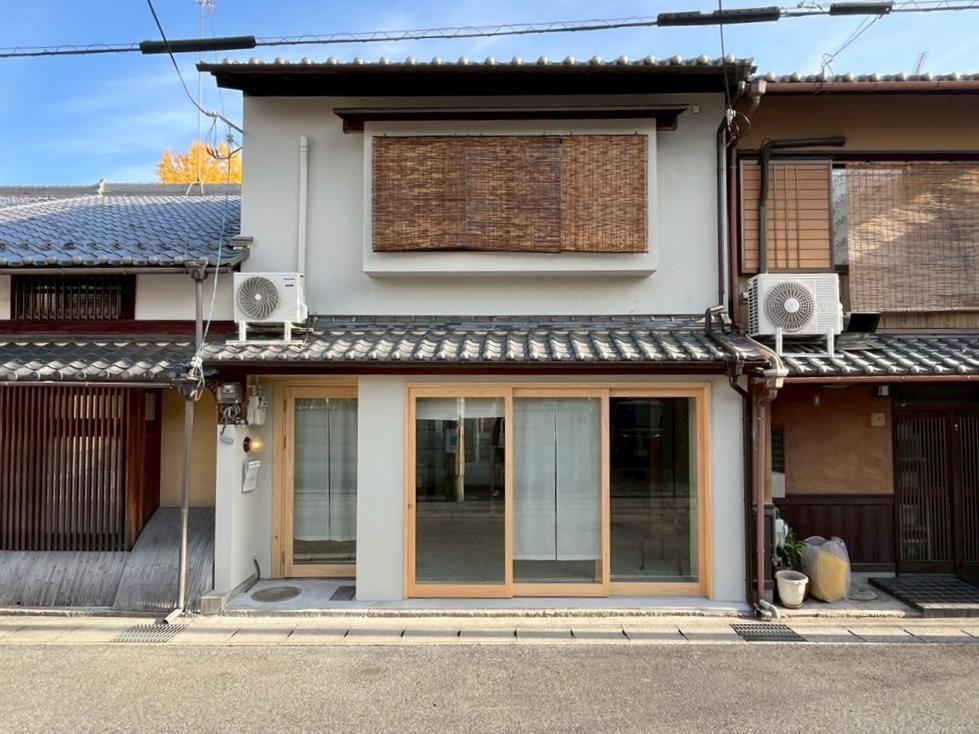 滋賀県大津市木下町の売買物件/ファサードは何かのショップかの様なオープンスタイル