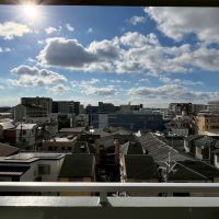 京都市右京区⻄院清⽔町の売買物件/建物は多く建ってますが東から西まで抜け感あり。