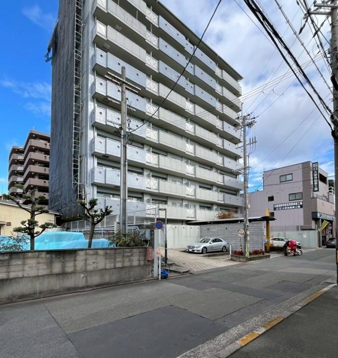 京都市右京区⻄院清⽔町の売買物件/外観はパリッと目のマンション