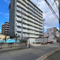 京都市右京区⻄院清⽔町の売買物件/外観はパリッと目のマンション