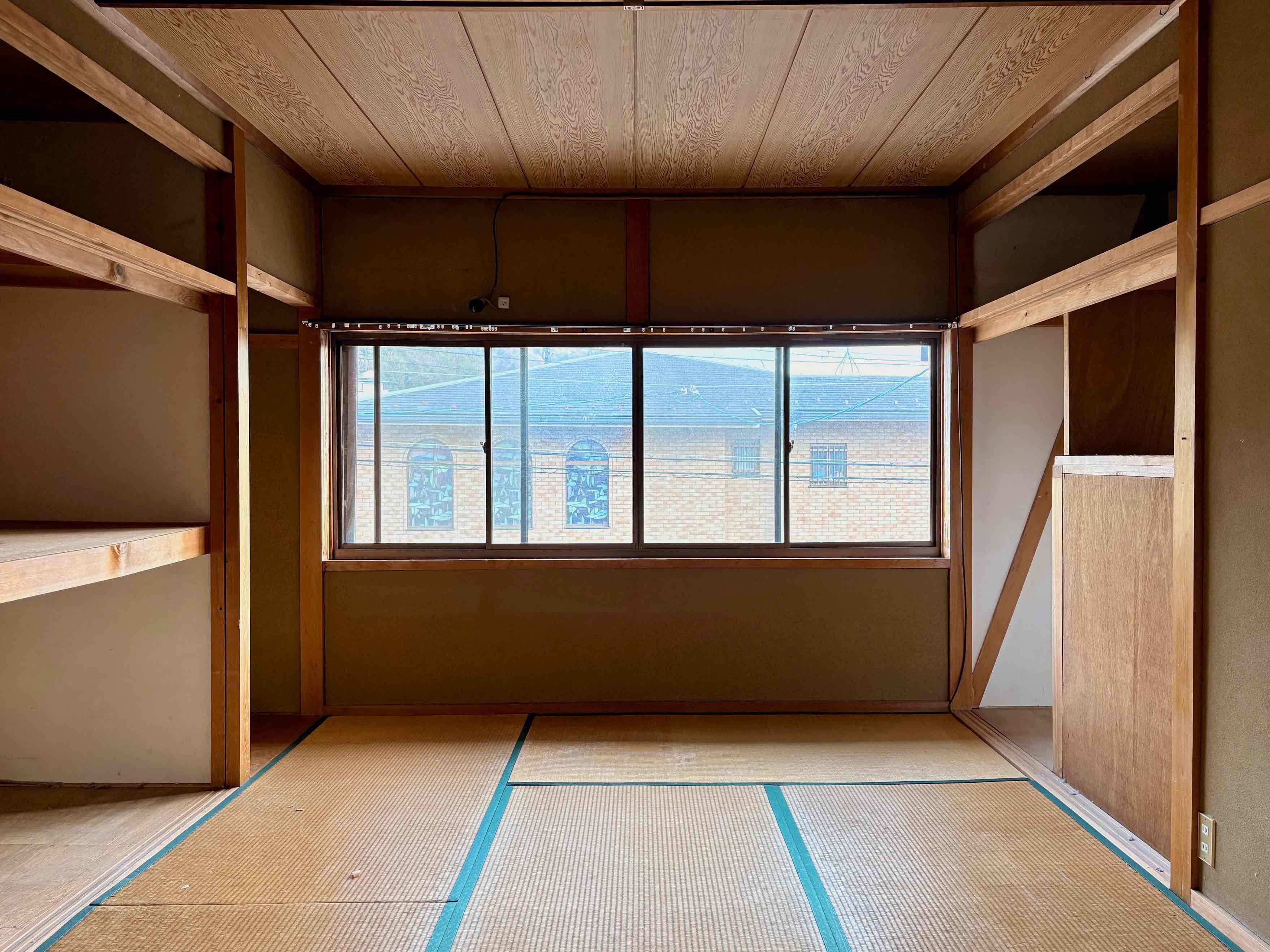 京都市左京区上高野石田町の賃貸物件/2階東｜気持ちの良い朝日が入ってくれそう。畳も新調されます。襖はグレーに張替え。他は既存。