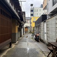 〒600-8141 京都府京都市下京区新日吉町の賃貸物件/路地を入って曲がったさらに路地奥にあります。なのでとても静か