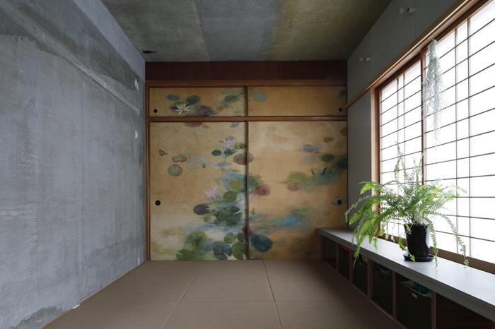 京都市左京区北白川追分町の売買物件/コンクリートとの融合も良い（photo by来田猛氏）