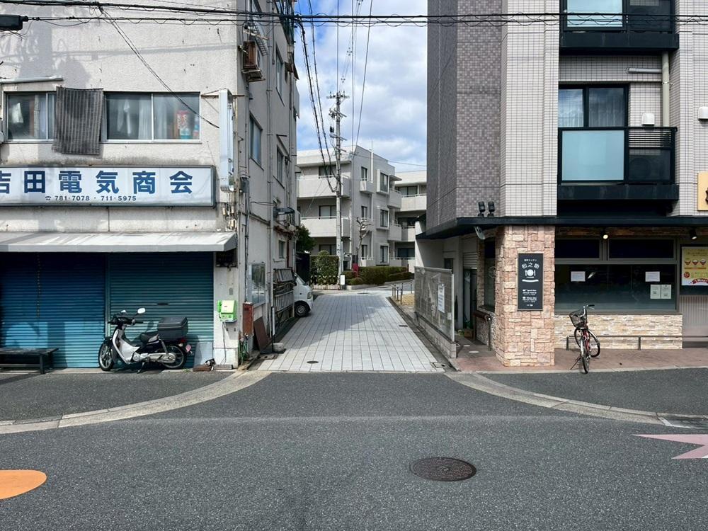 京都市左京区北白川追分町の売買物件/今出川通から少し奥まって建っているので車両の通行音はほぼ気にならない