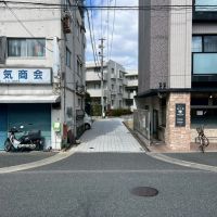 京都市左京区北白川追分町の売買物件/今出川通から少し奥まって建っているので車両の通行音はほぼ気にならない
