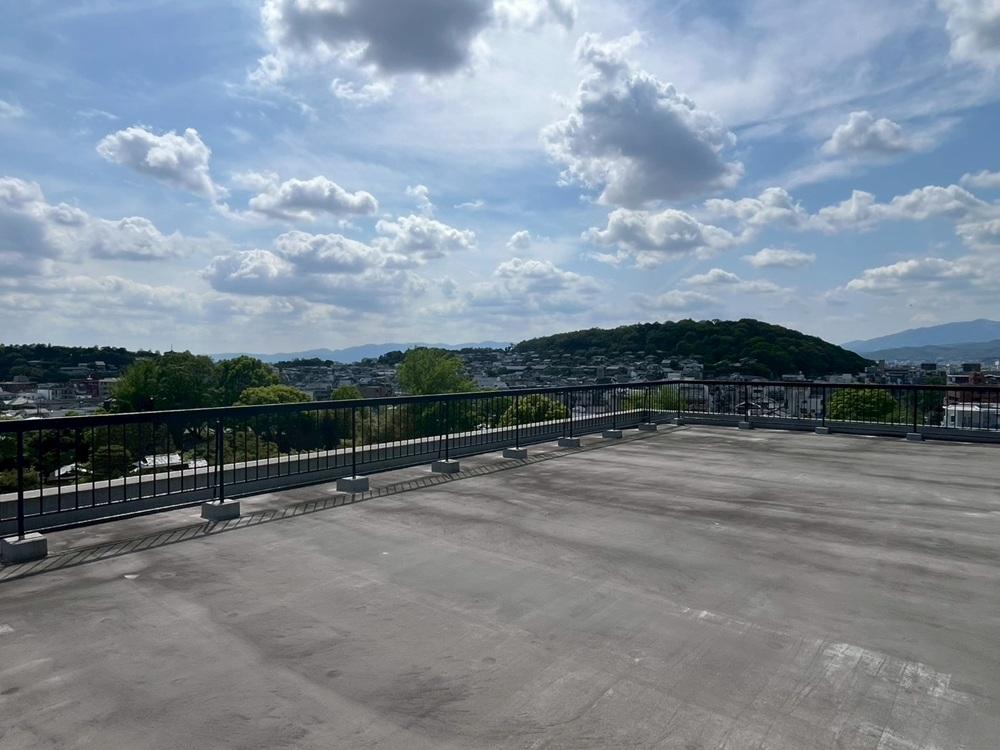 京都市左京区銀閣寺前町の賃貸物件/吉田山方面もこの通り。というか360度見渡すことが出来る頗る開放感。