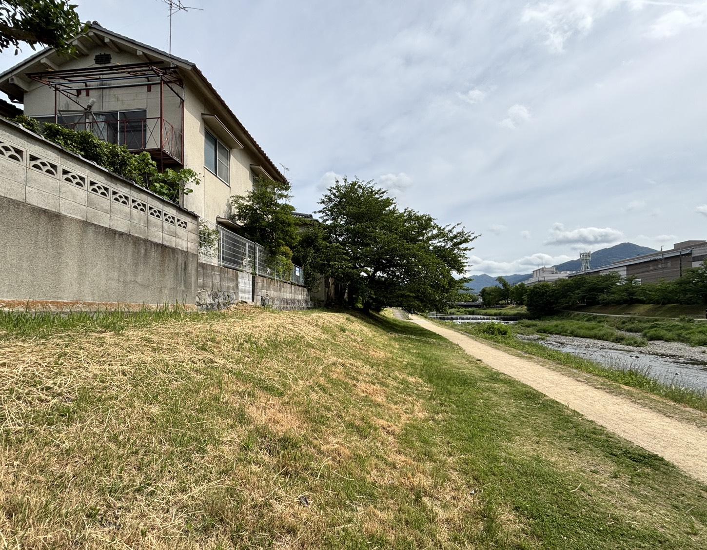 京都市左京区下鴨蓼倉町84-50の売買物件/川と家の近さ、伝わるでしょうか