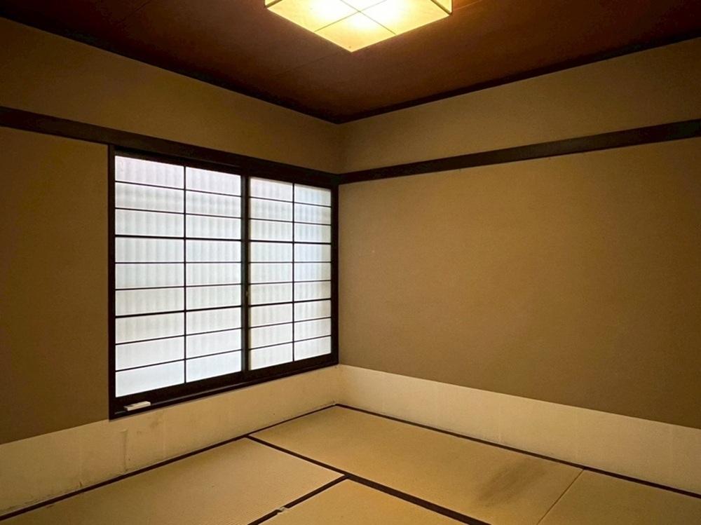 京都市右京区嵯峨鳥居本小坂町の売買物件/1階和室｜内装は至ってシンプル