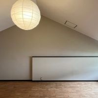 京都市右京区嵯峨鳥居本小坂町の売買物件/2階14帖｜この様に天井に勾配があります