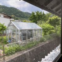 京都市右京区嵯峨鳥居本小坂町の売買物件/裏側の隣家とは高低差があります