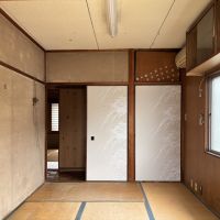 京都市左京区鹿ケ谷法然院西町66-1の売買物件/2F｜襖紙だけが妙に新しめの和室。