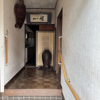 京都市左京区鹿ケ谷法然院西町66-1の売買物件/1F｜玄関ではウミガメがお出迎えです。