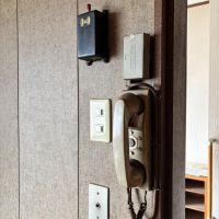 京都市左京区鹿ケ谷法然院西町66-1の売買物件/1F｜時間が止まったまま残っていた電話機。